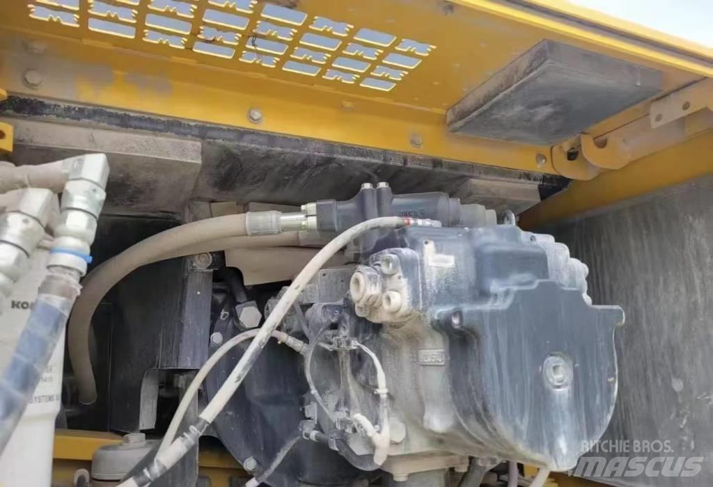Komatsu PC 460-8 Bagri goseničarji