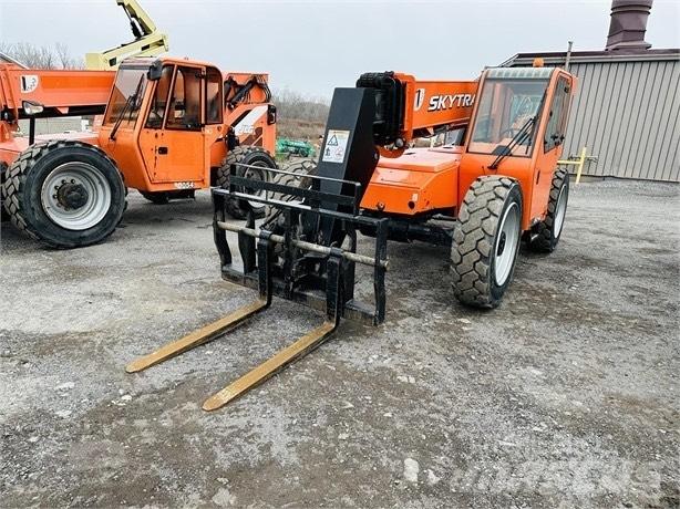 SkyTrak 8042 Teleskopski viličarji