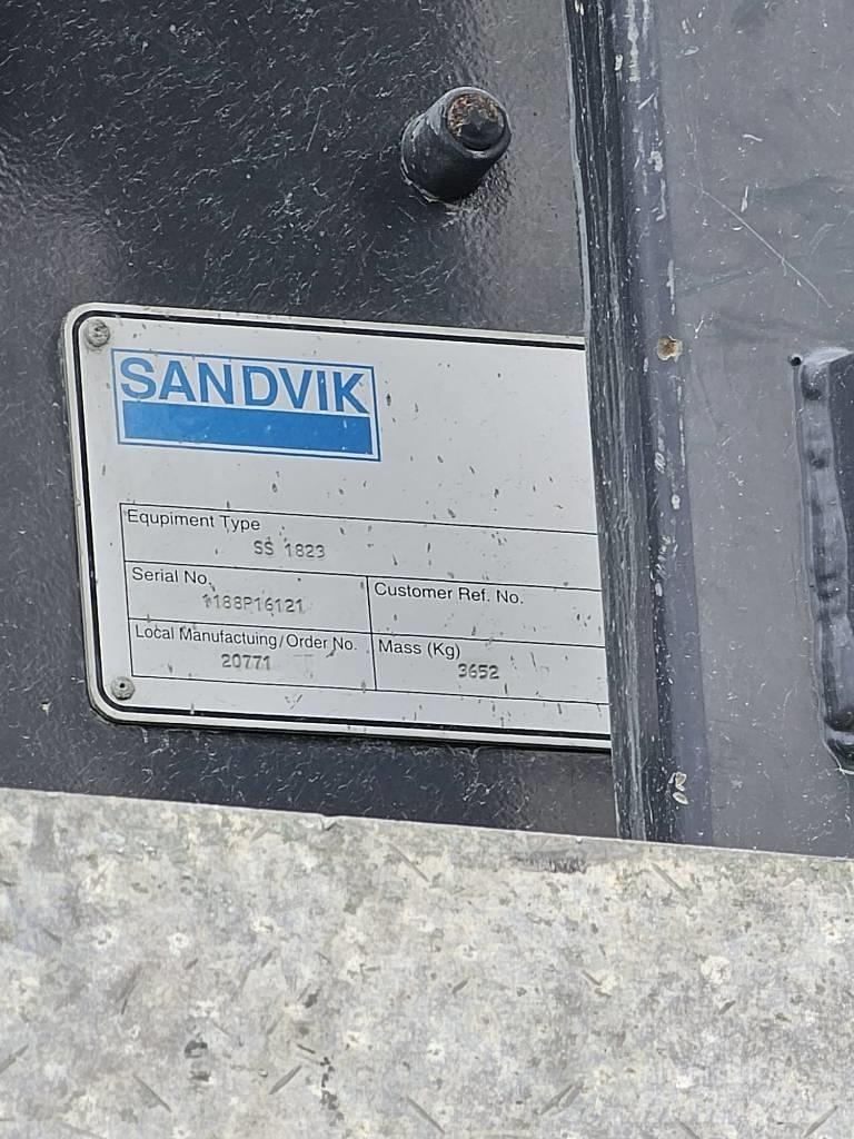 Sandvik UH 640 Mobilni drobilniki
