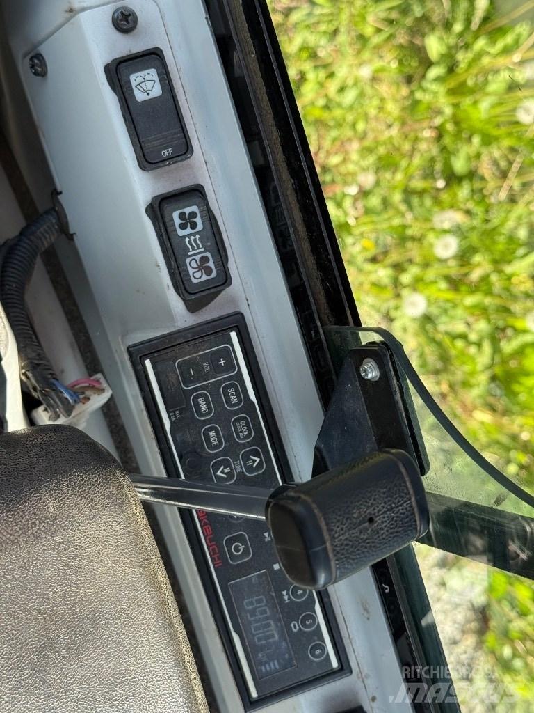 Takeuchi TB 216 Mini bagri <7t