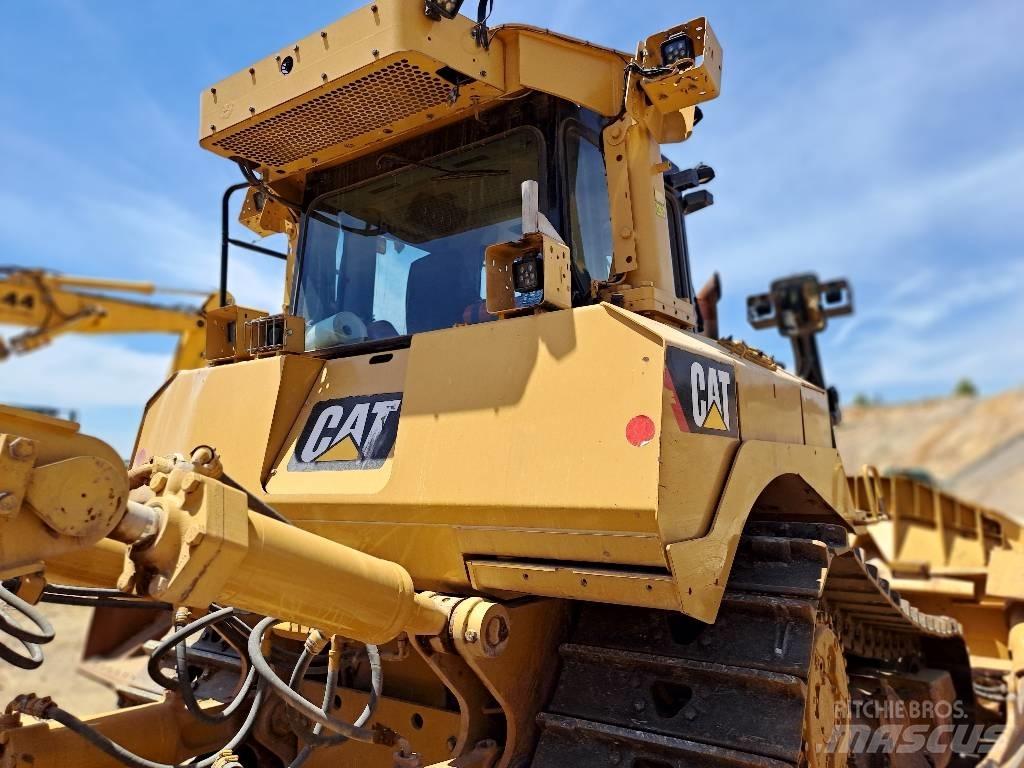 CAT D 8 T Buldožerji goseničarji