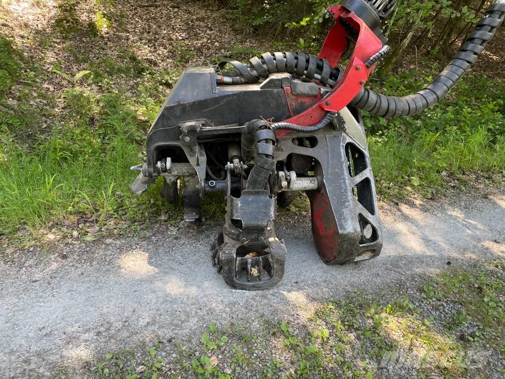 Komatsu C124 Stroji za kleščenje