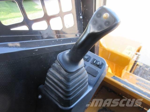 Kato AS12 Skid steer mini nakladalci