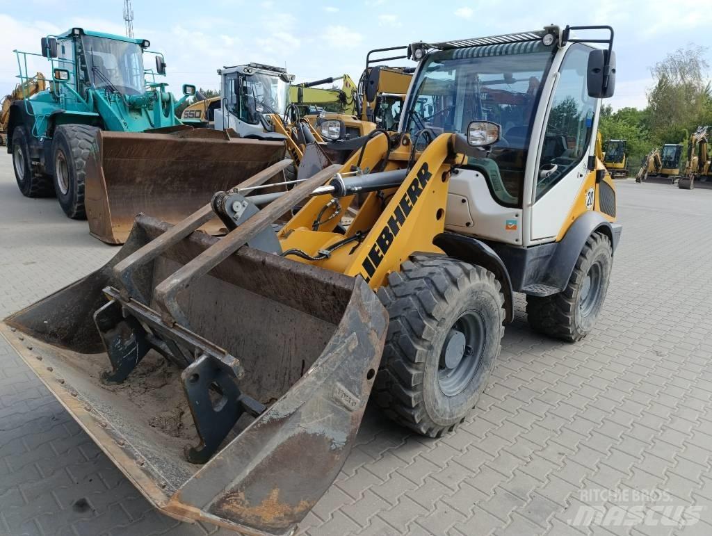 Liebherr L508C Kolesni nakladalci