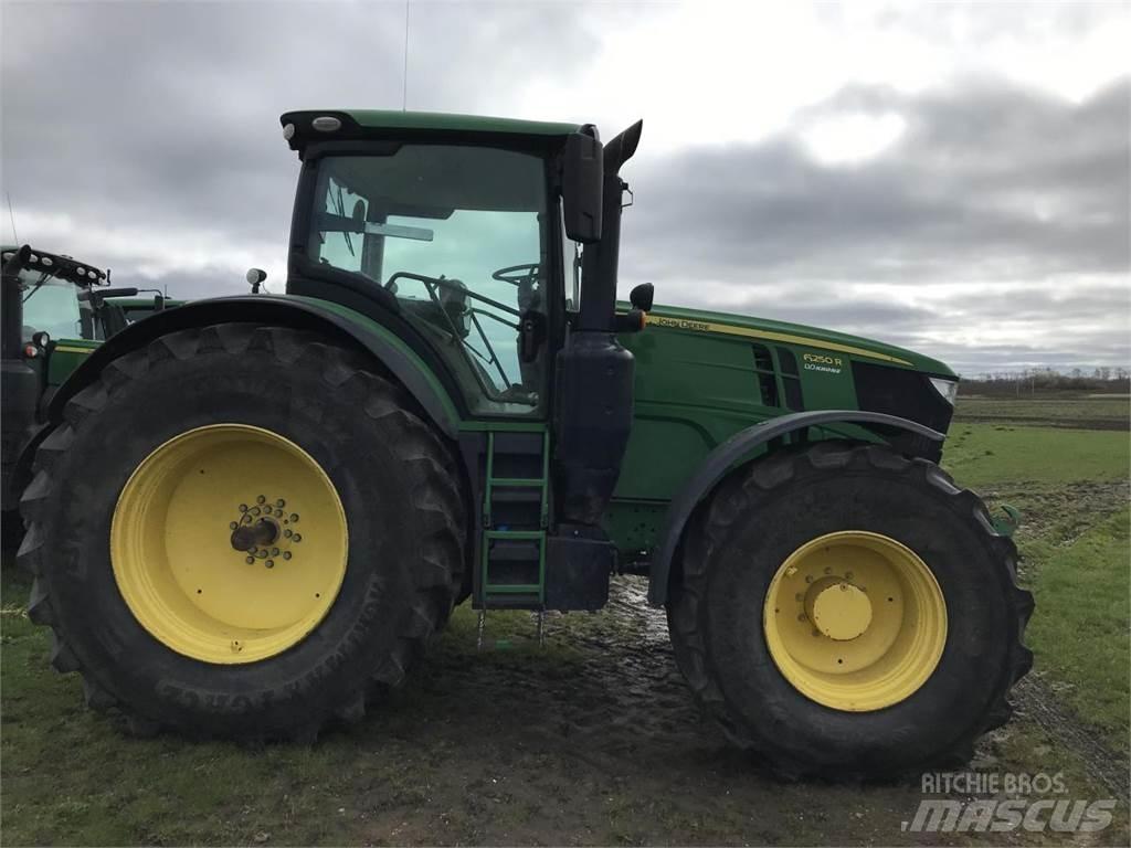 John Deere 6250R Traktorji