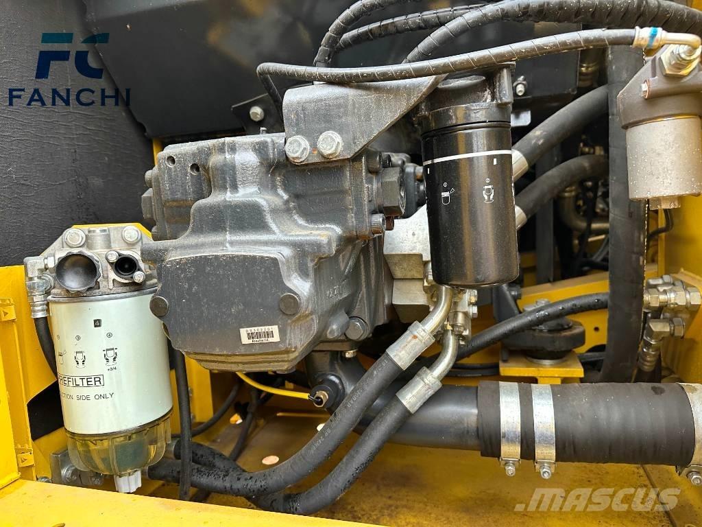 Komatsu PC 210-8 Bagri goseničarji