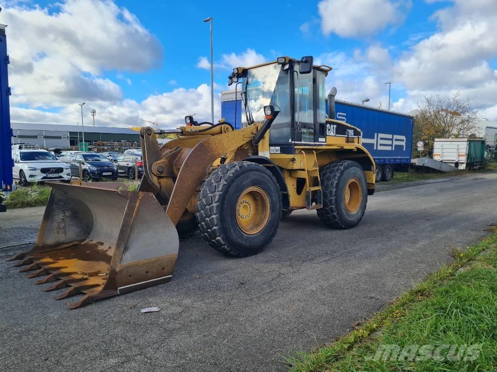 CAT 928 G Kolesni nakladalci