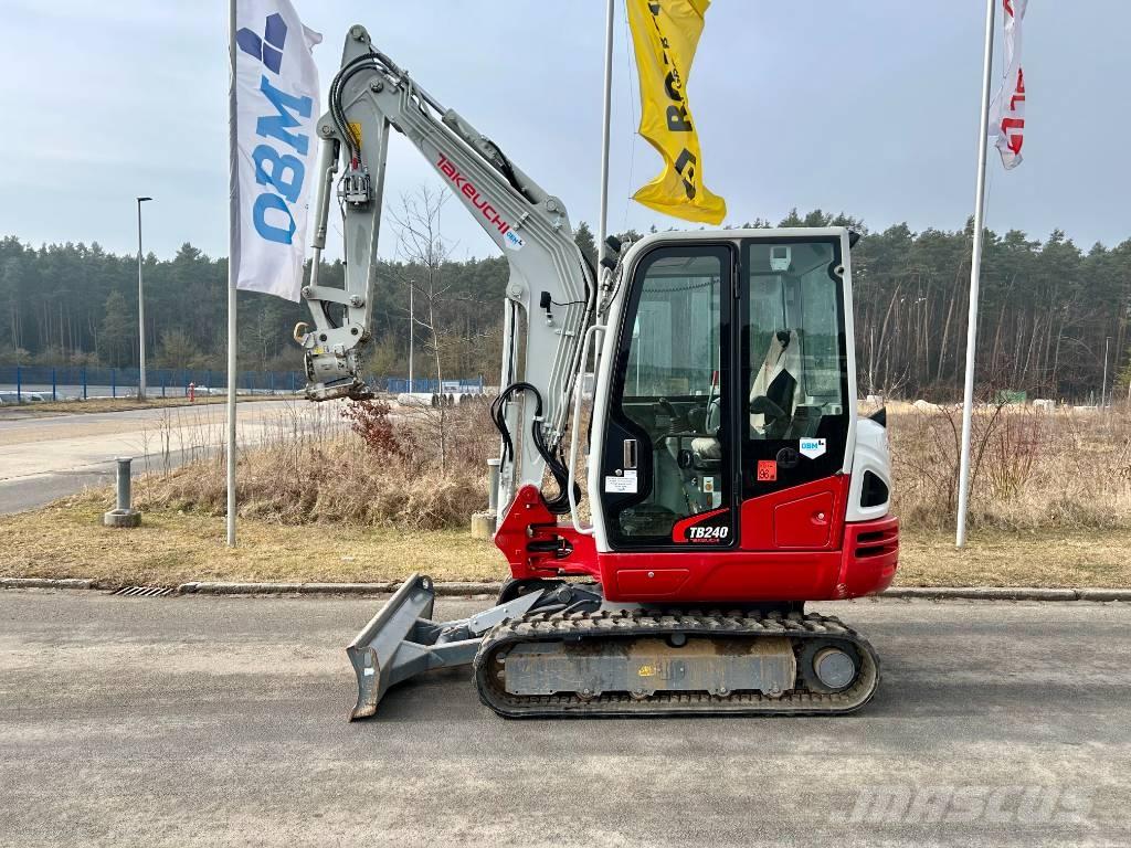 Takeuchi TB 240 Mini bagri <7t