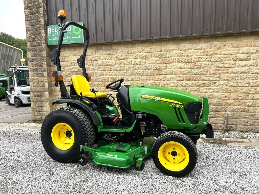 John Deere 2032R Manjši traktorji