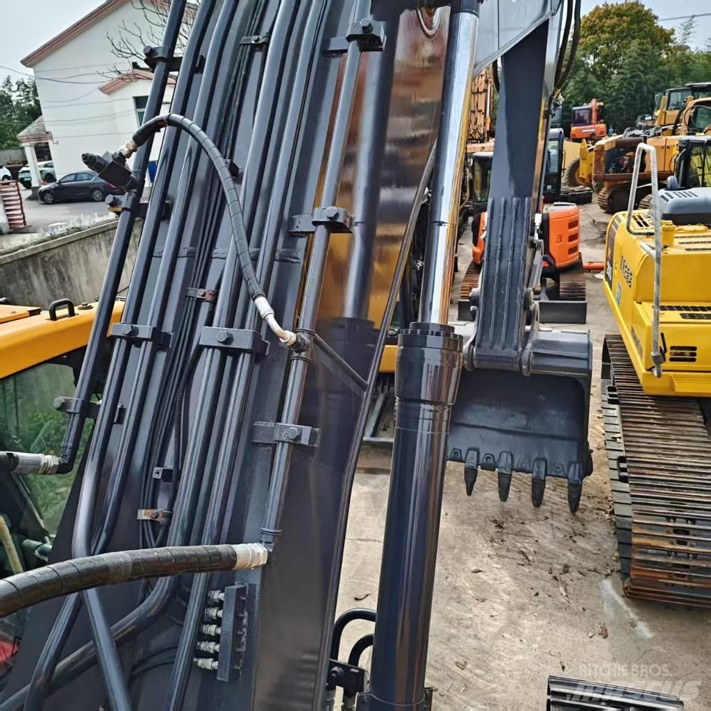 Volvo 250DL Bagri goseničarji