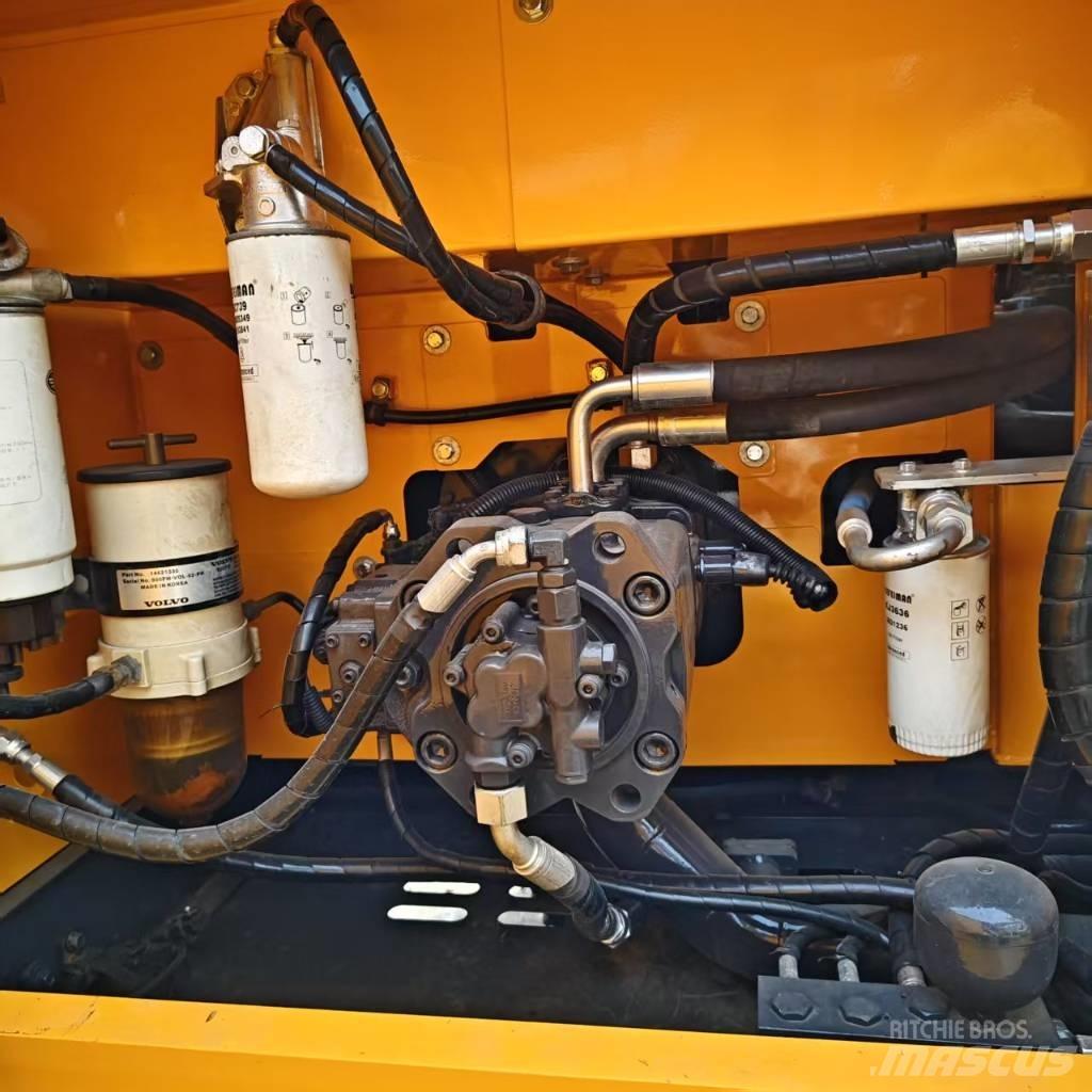 Volvo 250DL Bagri goseničarji