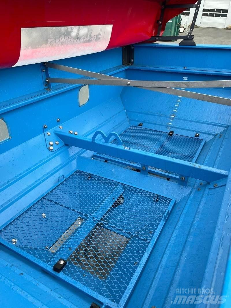 Lemken Tauri 12 Trosilniki mineralnega gnojila