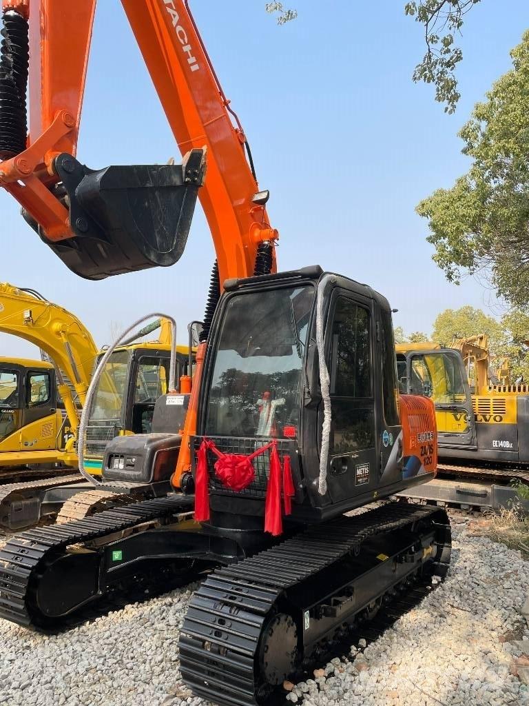 Hitachi 120 Bagri goseničarji