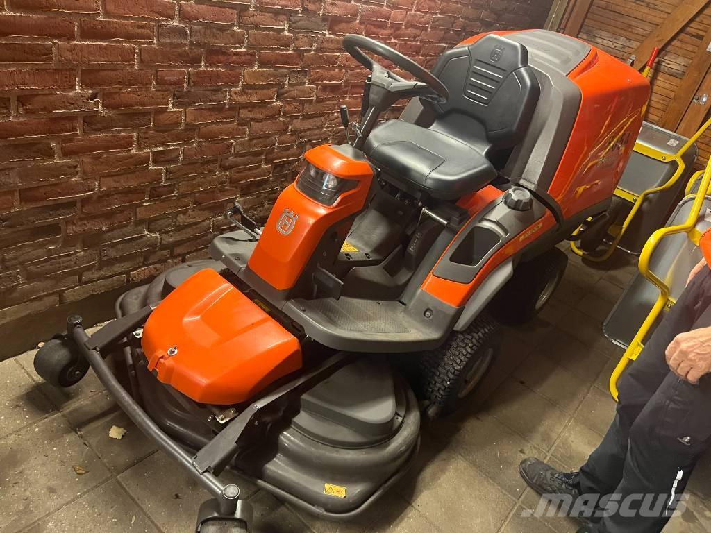 Husqvarna RC320Ts Vrtni traktor kosilnice