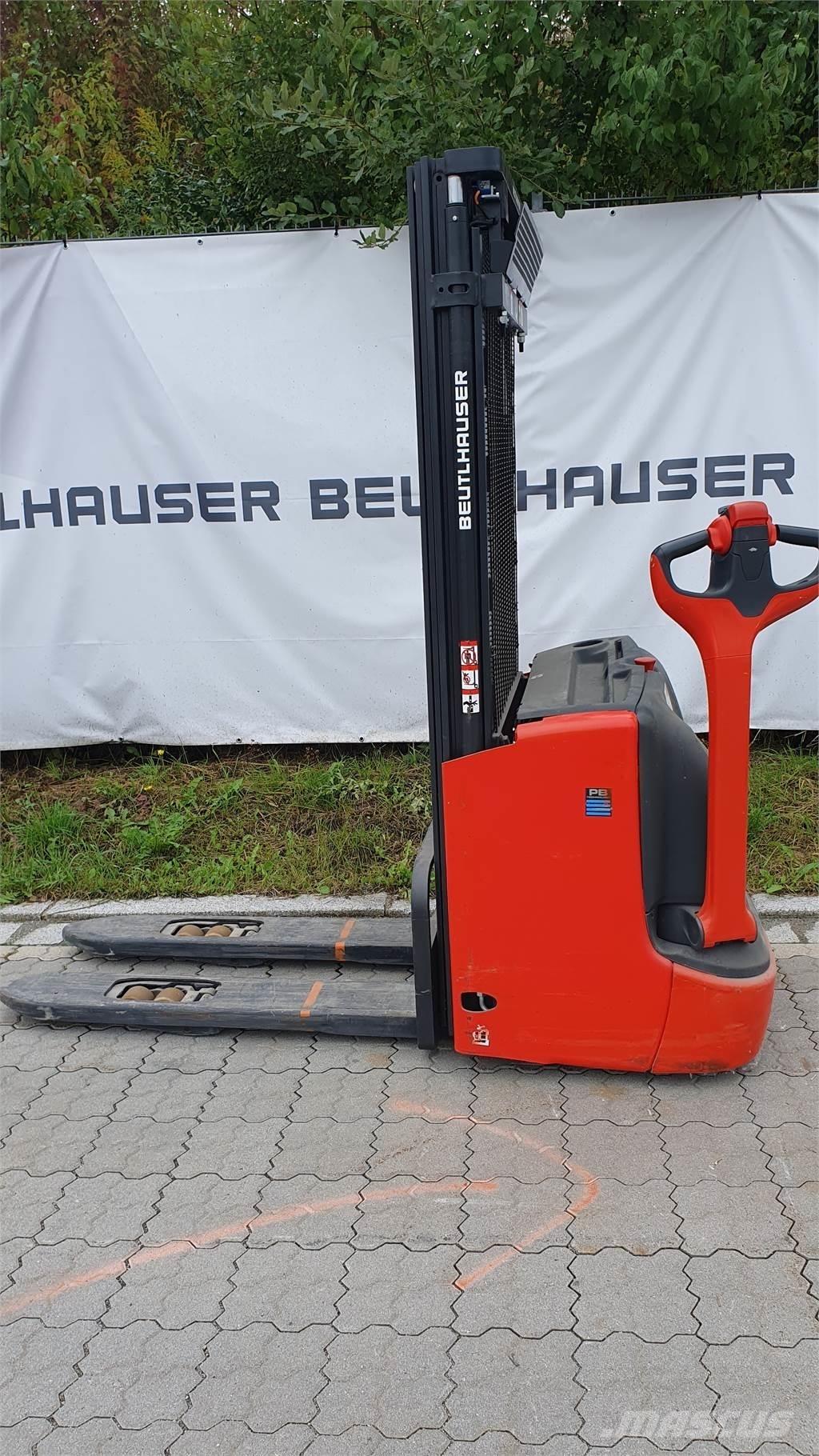 Linde L12i Ročni električni viličar
