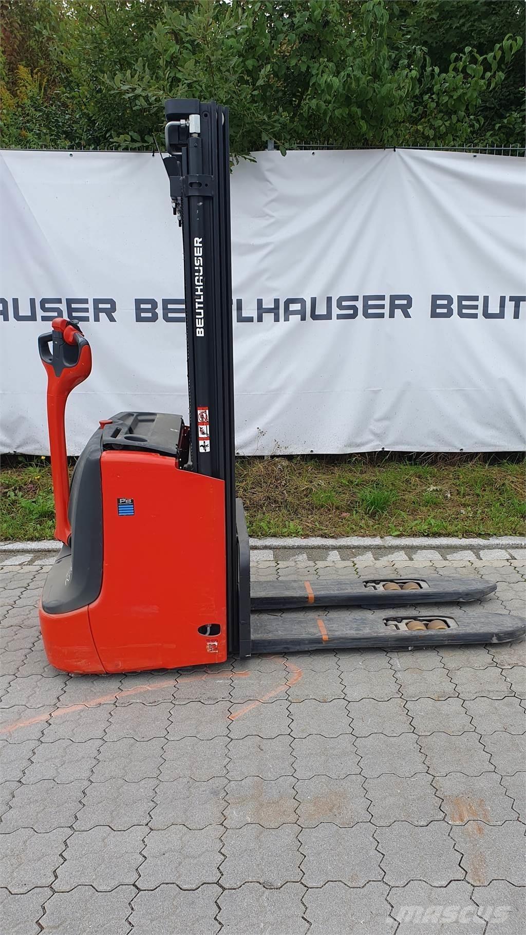 Linde L12i Ročni električni viličar