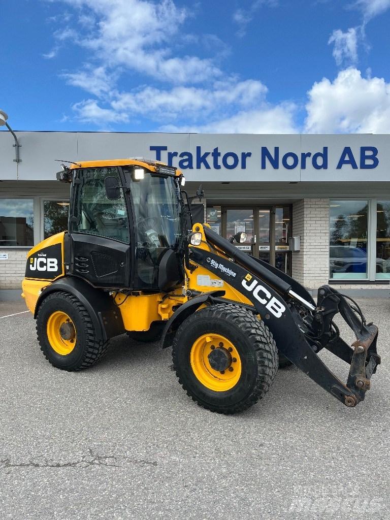 JCB 409 B 40km/h Kolesni nakladalci