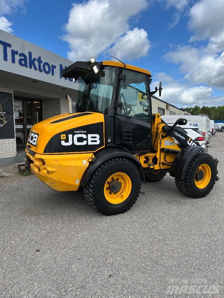 JCB 409 B 40km/h Kolesni nakladalci