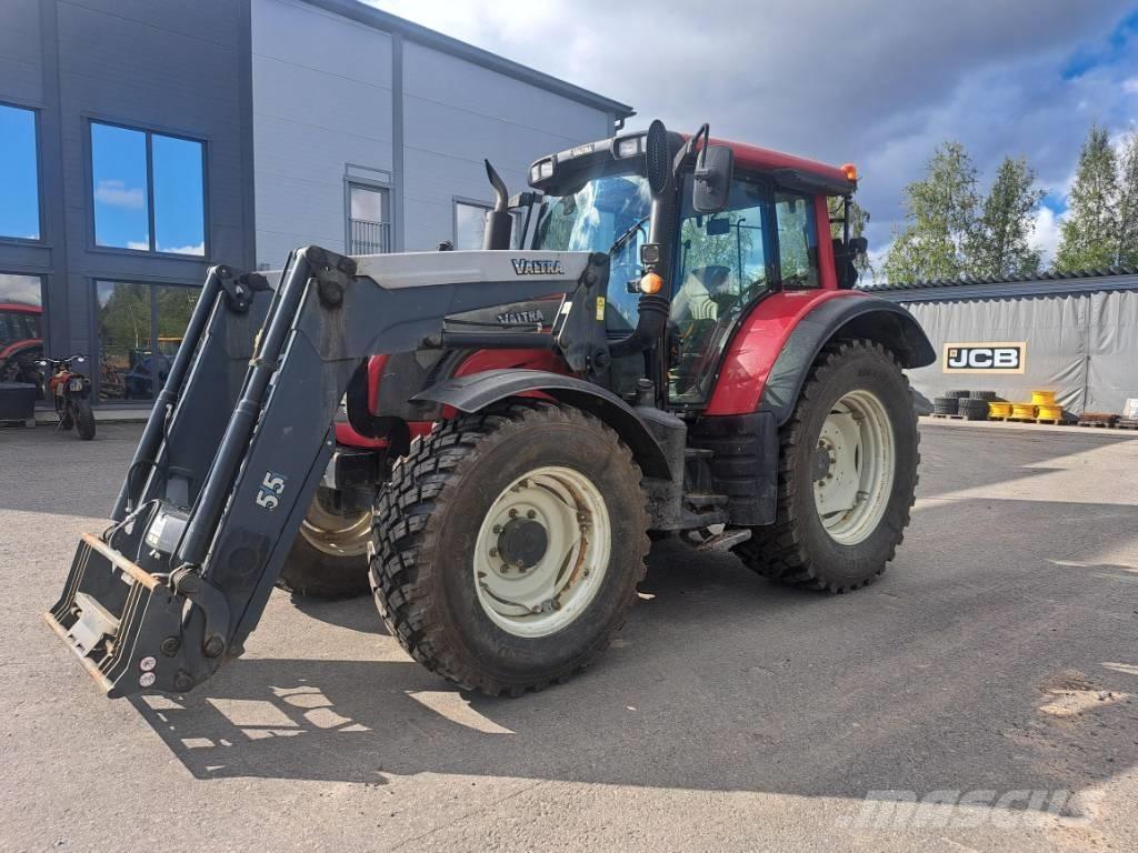 Valtra N 142 Traktorji