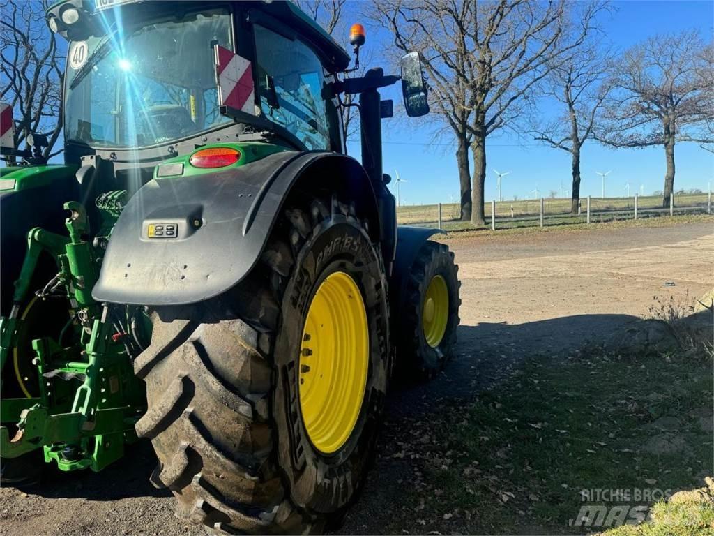 John Deere 6230R Traktorji