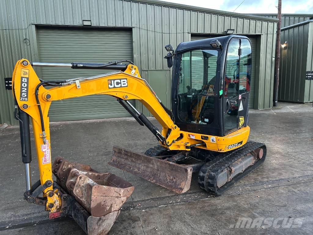 JCB 8025 ZTS Mini bagri <7t