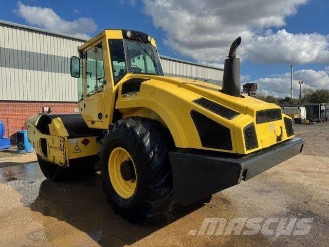 Bomag BW 213 D H-4 Enojni valjarji