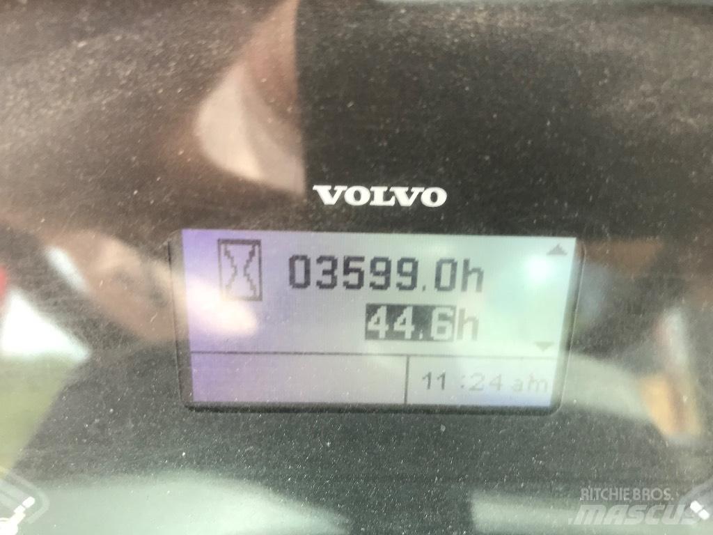 Volvo L 30 G Kolesni nakladalci