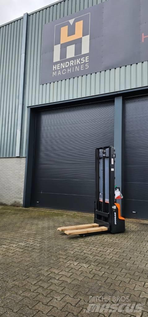 Doosan LSM 12 N Ročni električni viličar