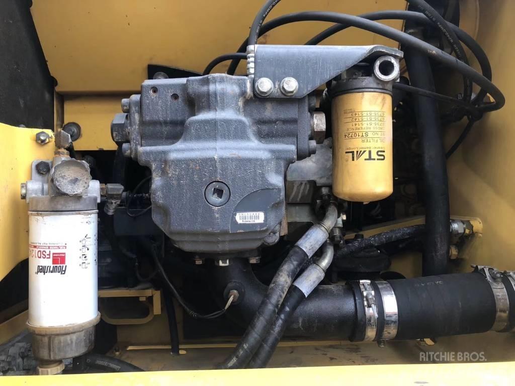 Komatsu pc220-8 Bagri goseničarji