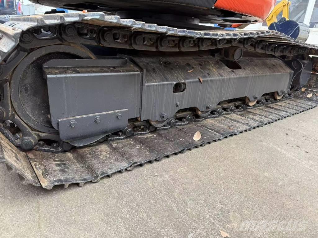 Kubota 163 Bagri goseničarji