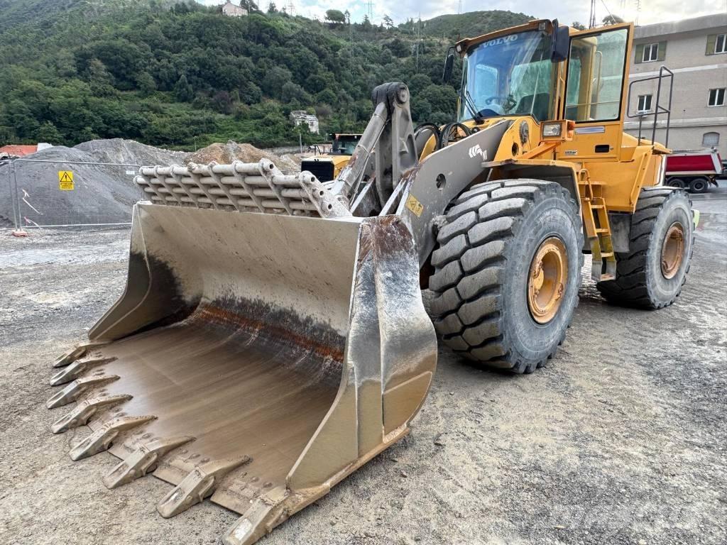 Volvo L 220 E Kolesni nakladalci