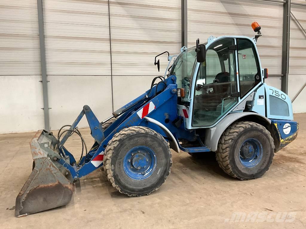 Kramer 750 Kolesni nakladalci