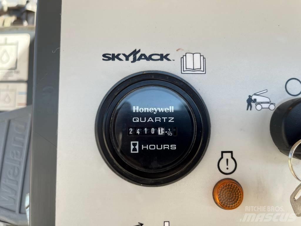 SkyJack SJ63AJ Zglobne dvižne ploščadi