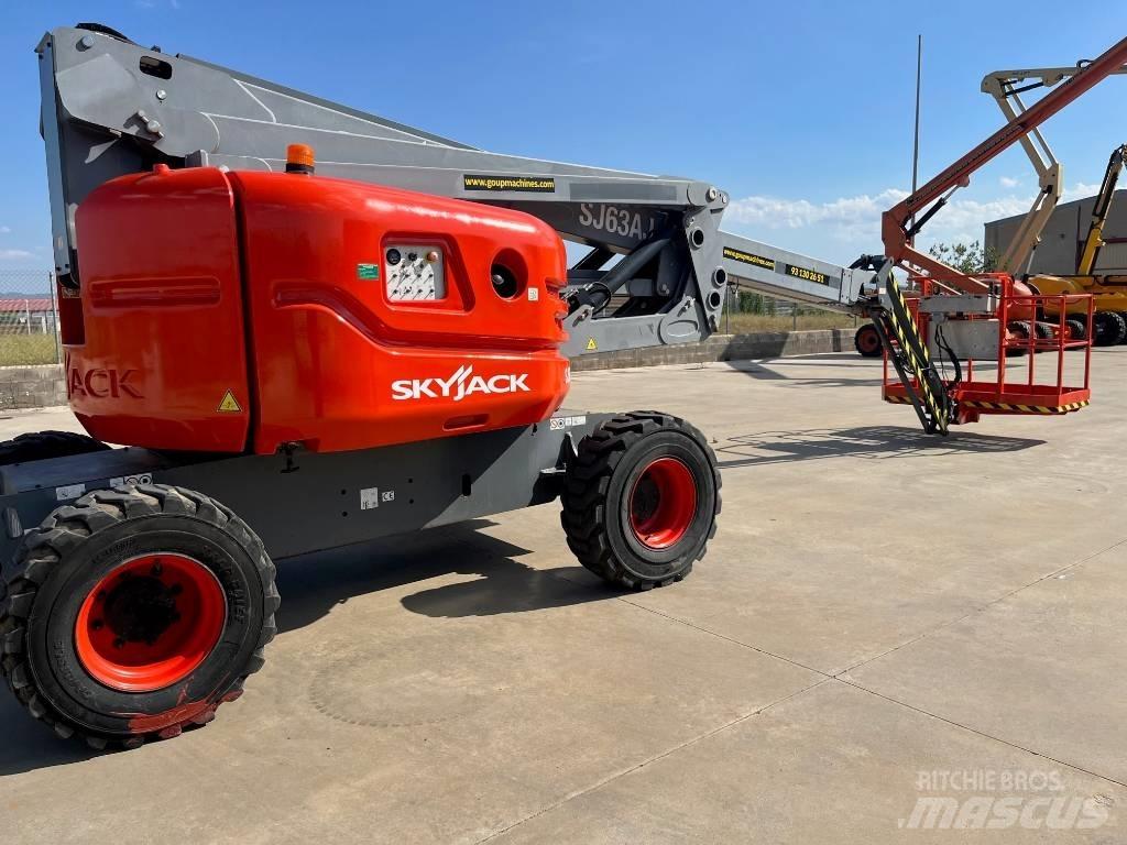 SkyJack SJ63AJ Zglobne dvižne ploščadi