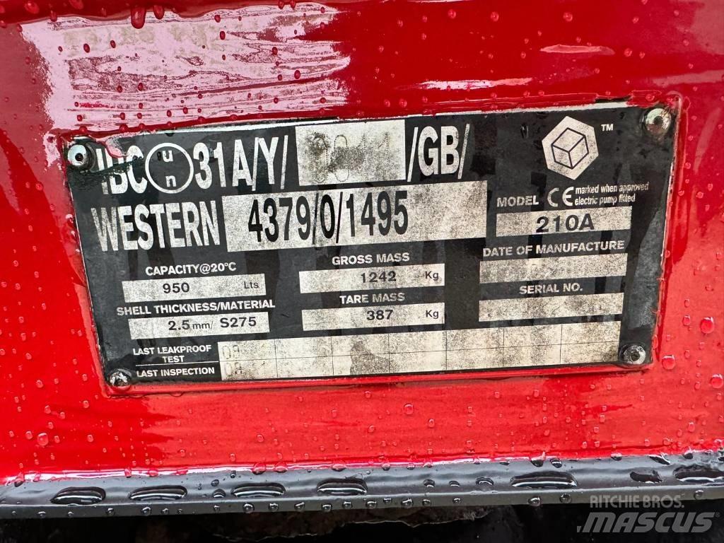 Western 950Litres Fuel and additive tanks