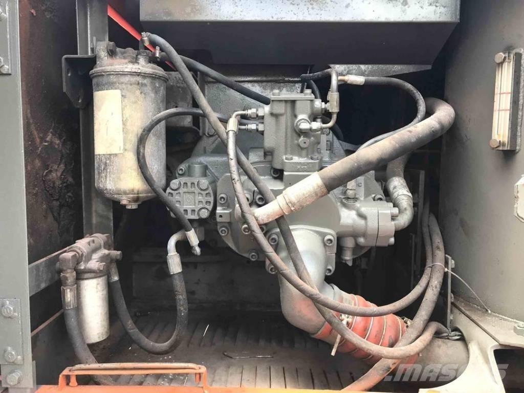 Hitachi EX200 Bagri goseničarji