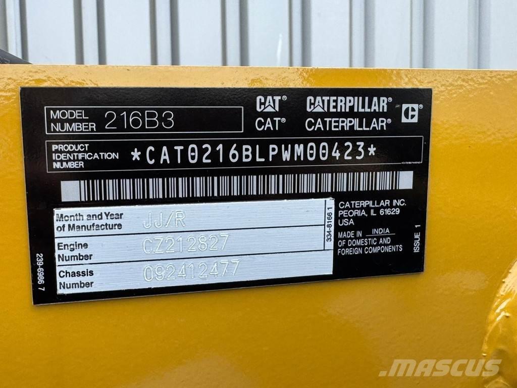 CAT 216B3 Kolesni nakladalci