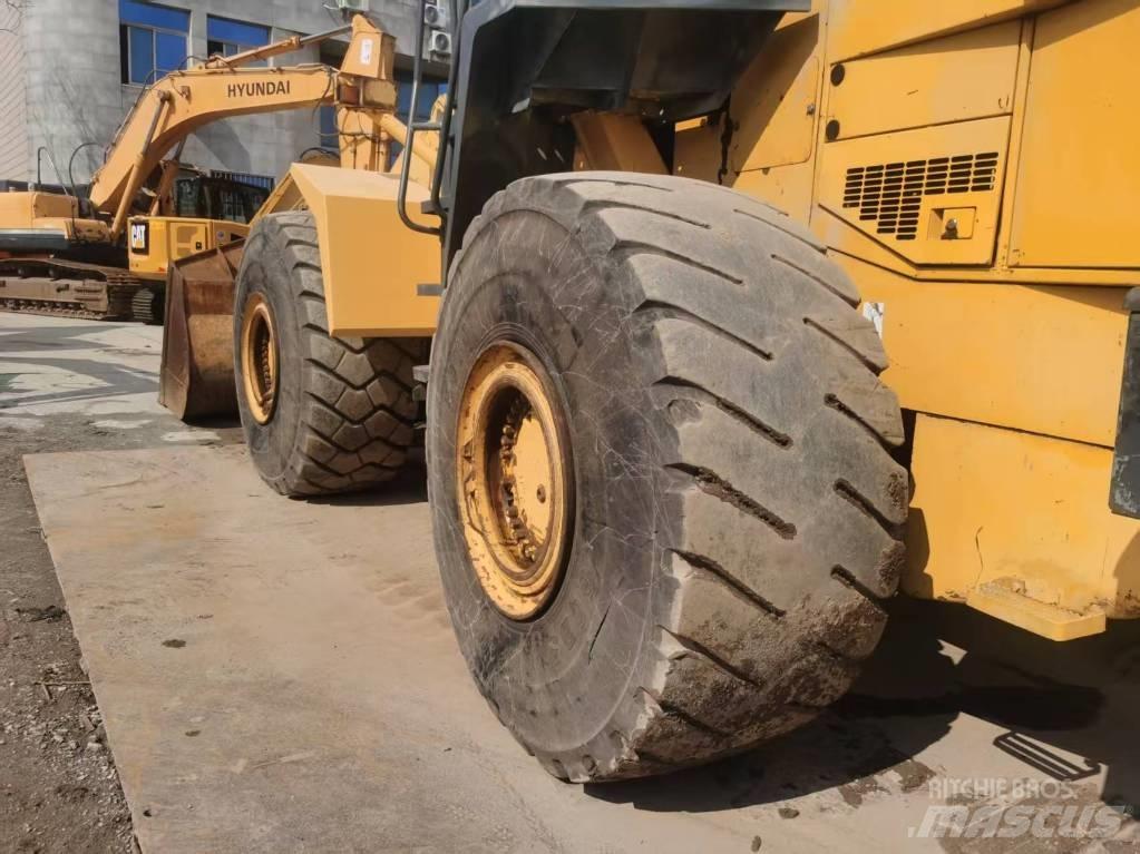 Komatsu WA 500-3 Kolesni nakladalci