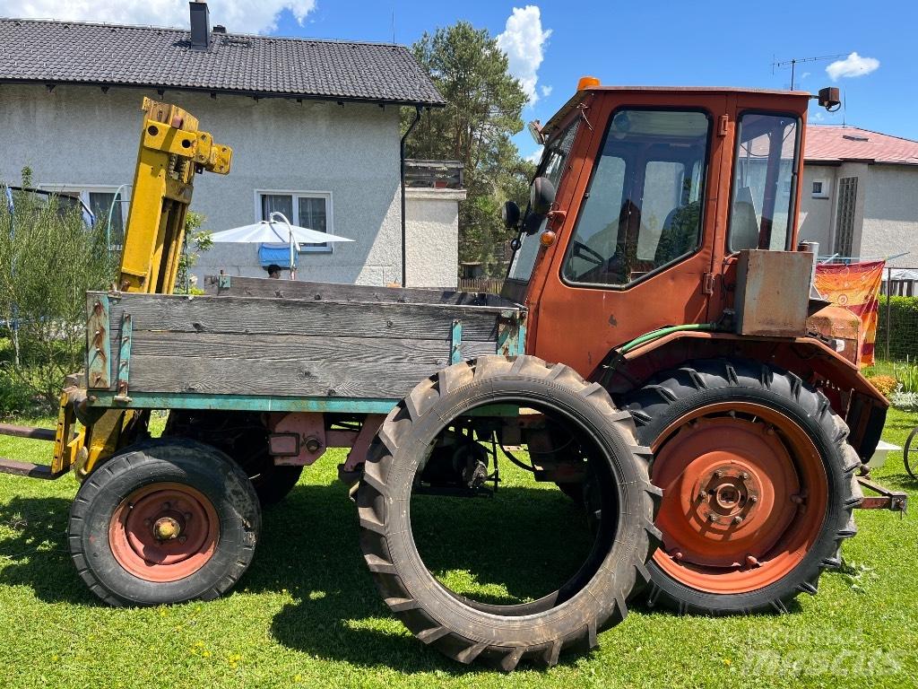 T -16M T16M Traktorji