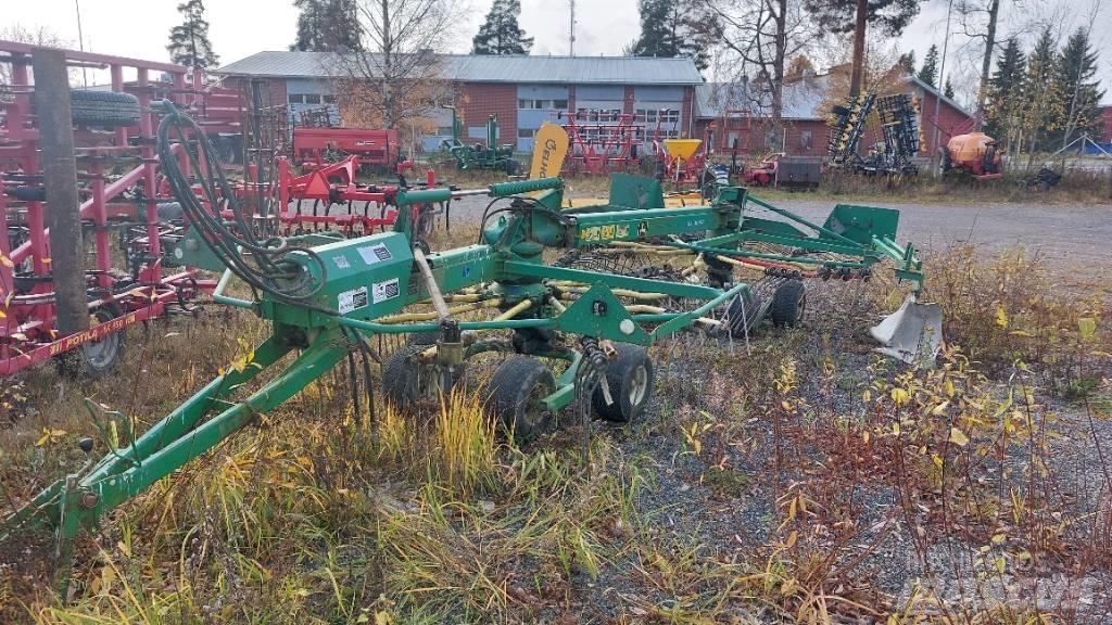 John Deere GA 6000 Zgrabljalniki