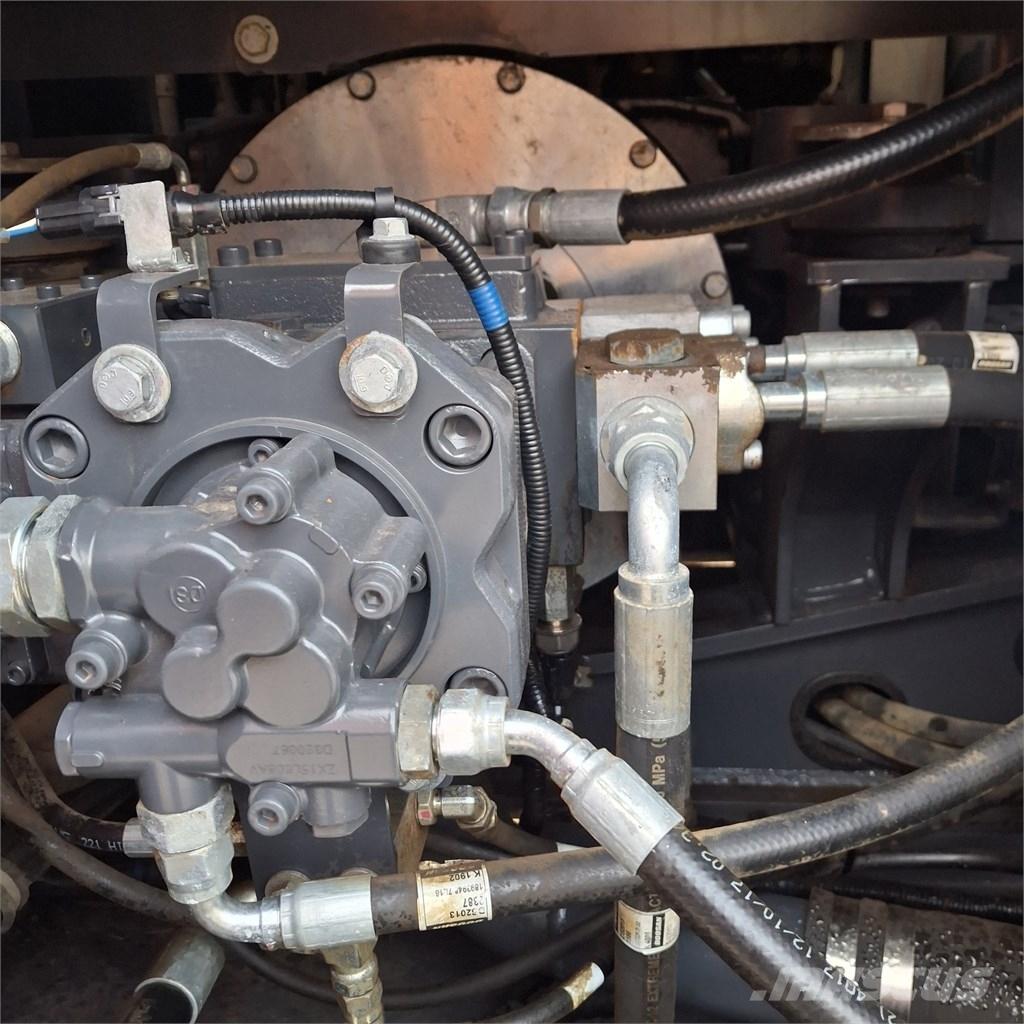 Doosan DX140LC Bagri goseničarji