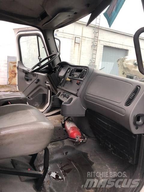Freightliner m2 Tovornjaki zabojniki
