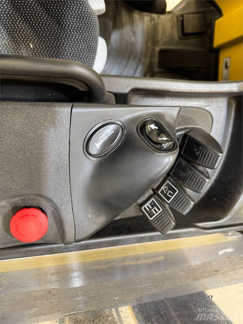 Hyster R1 6 Viličarji s pomičnim teleskopom
