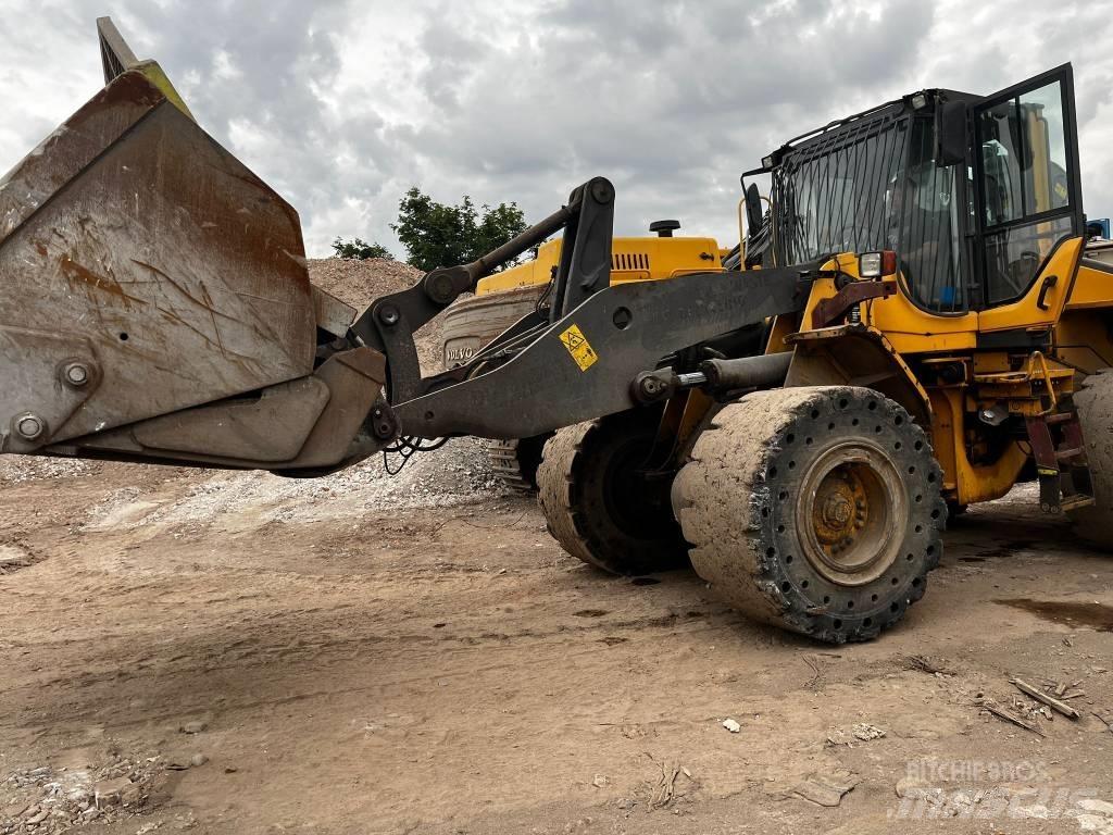 Volvo L 120 F Kolesni nakladalci