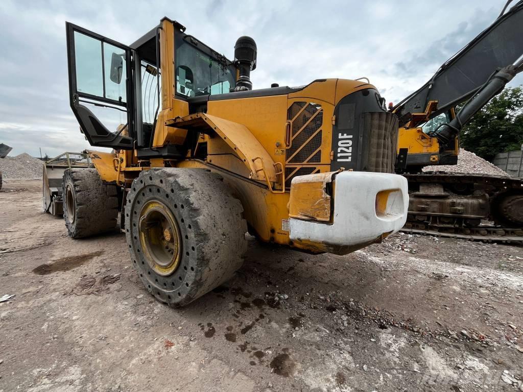 Volvo L 120 F Kolesni nakladalci