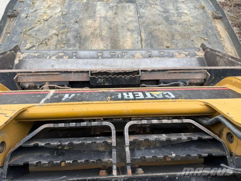 CAT 216 Skid steer mini nakladalci