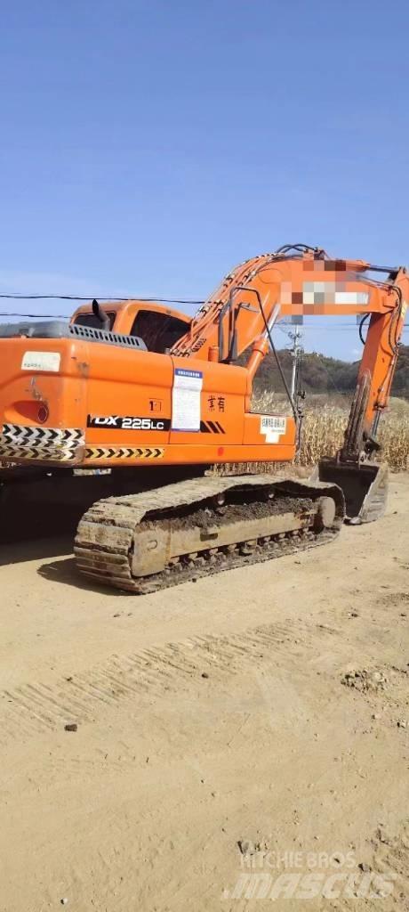 Doosan DX 225LC Bagri goseničarji