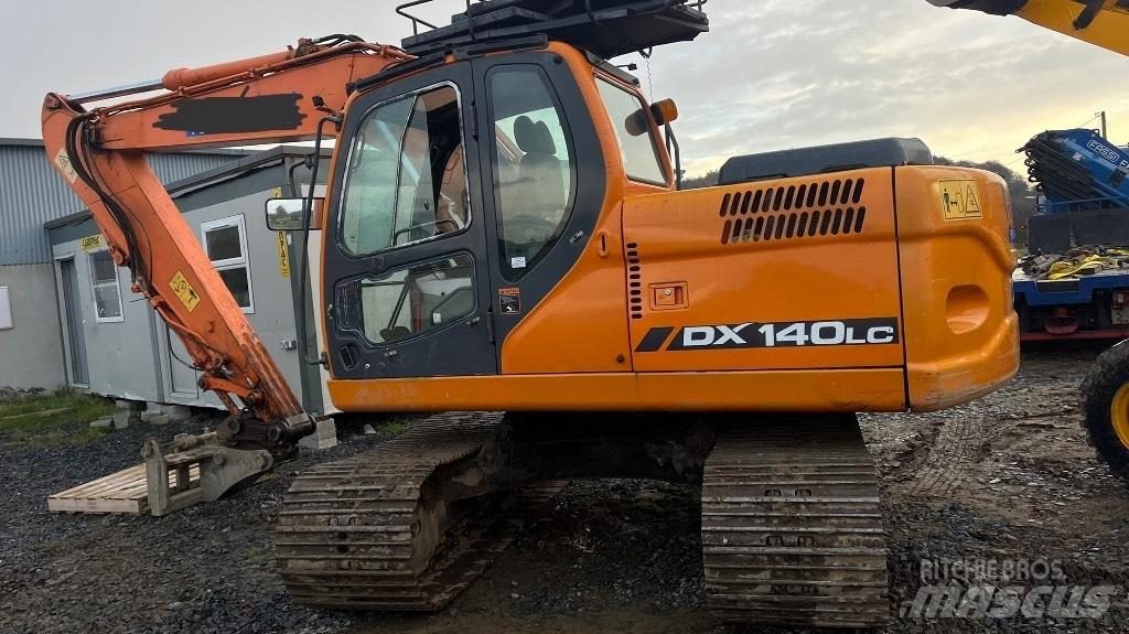 Doosan Dx140 Bagri na kolesih