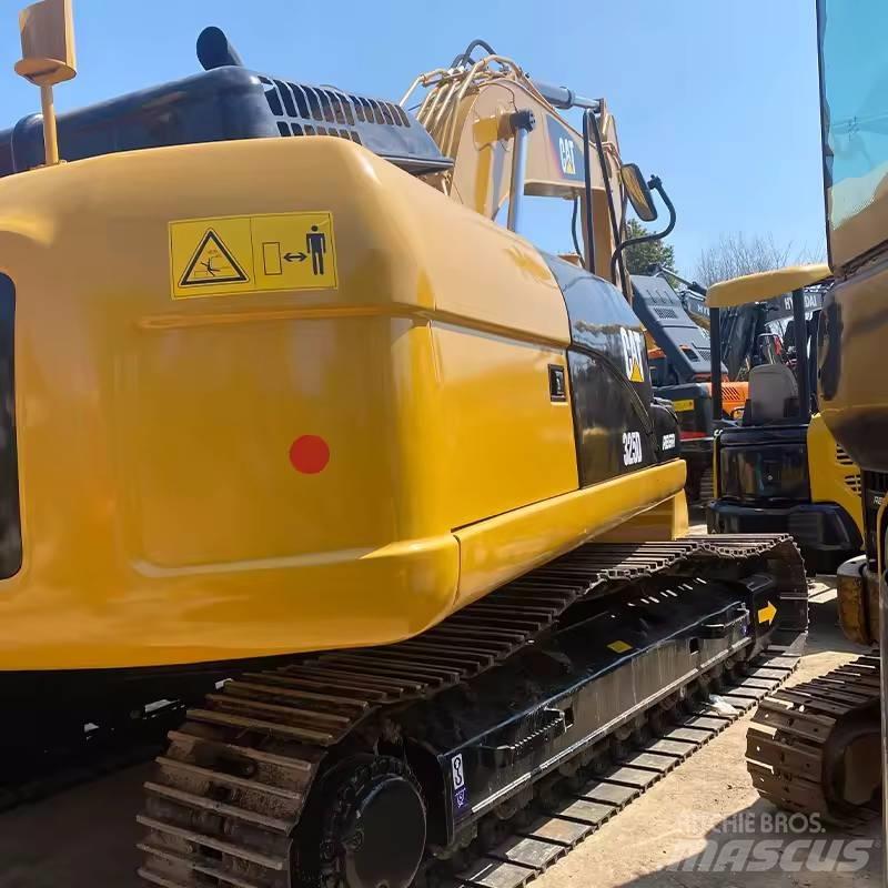 CAT 325 D Bagri goseničarji