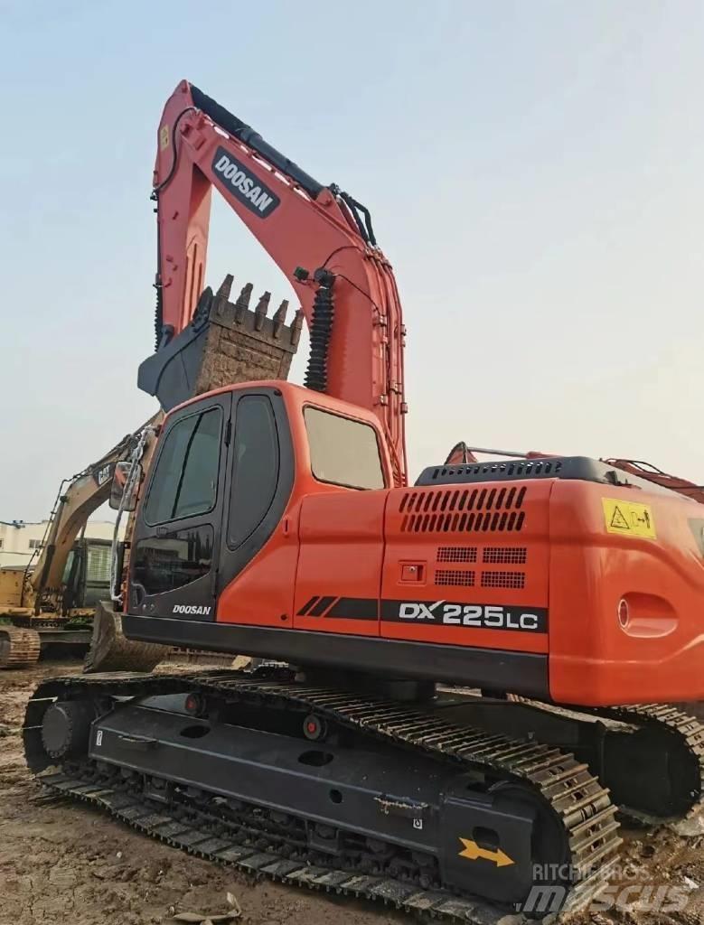 Doosan DX225 Bagri goseničarji